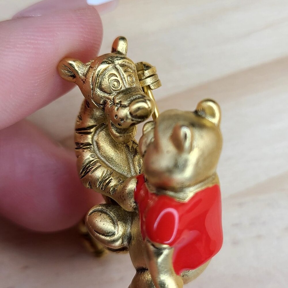 Disney Winnie The Pooh & Tigger Gold Tone Enamel Brooch Pin Vintage Signed - Picture 3 of 10